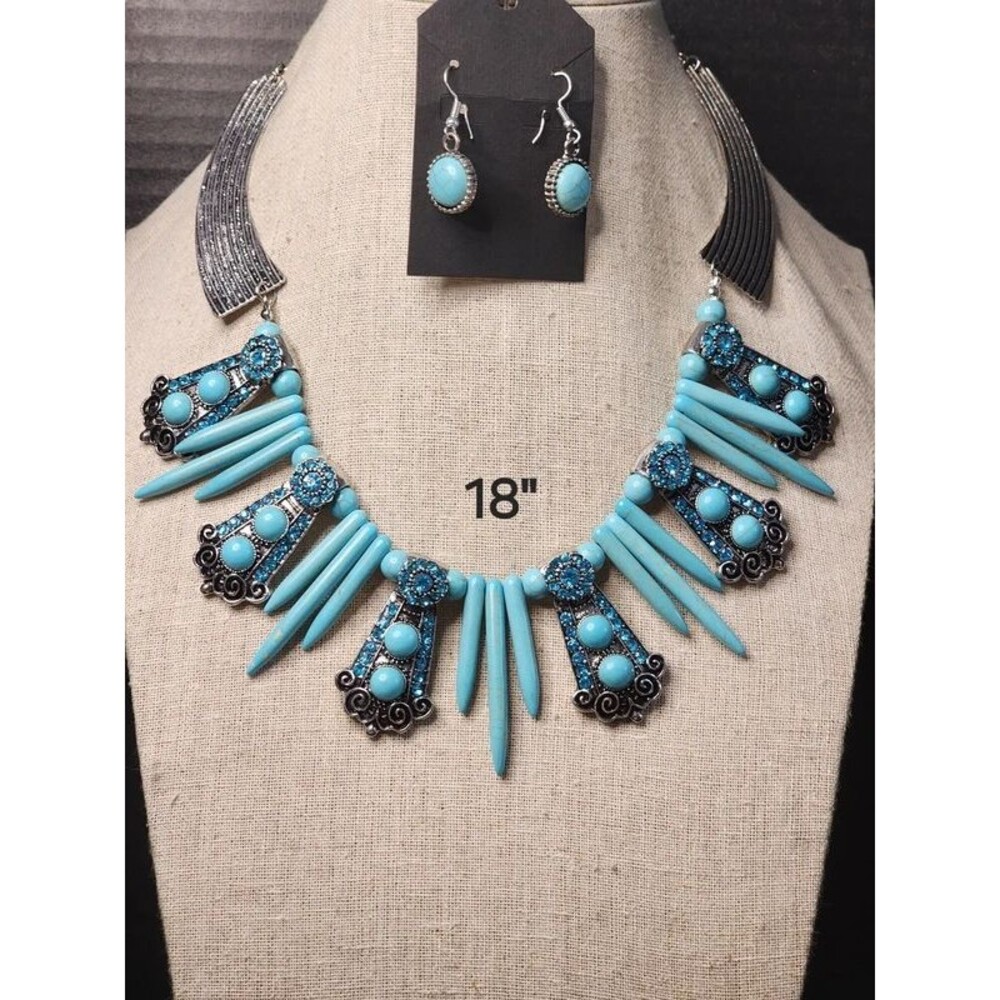 35. Southwestern-inspired collar statement bib necklace